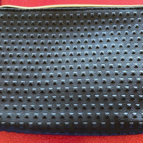 3/$10 Ipsy Glam Bag New September 2017 Black Textured Vegan Leather Like A Boss - Picture 2 of 8